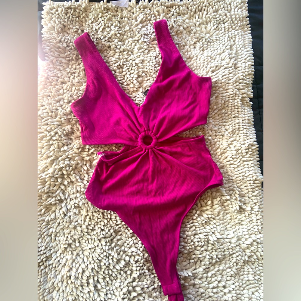 Vibrant Magenta color Pink 1-piece cut out Size M bodysuit